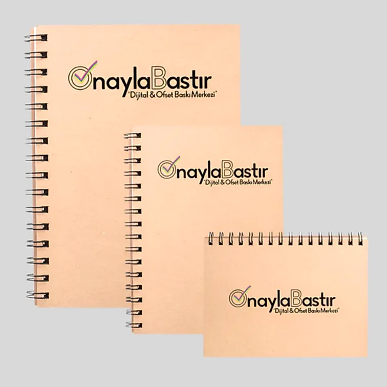 Az adetli kraft kapaklı metal spiralli defter, şık tasarımı ve yüksek kaliteli kağıdıyla kişisel kullanım için mükemmel seçim.